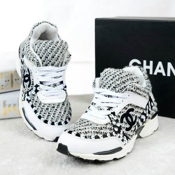 14 Chanel women shoes