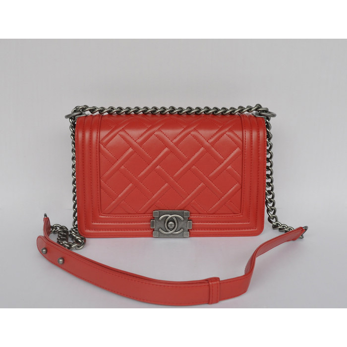 2014 Boy Chanel Flap Shoulder Bag A68086 Calfskin Red