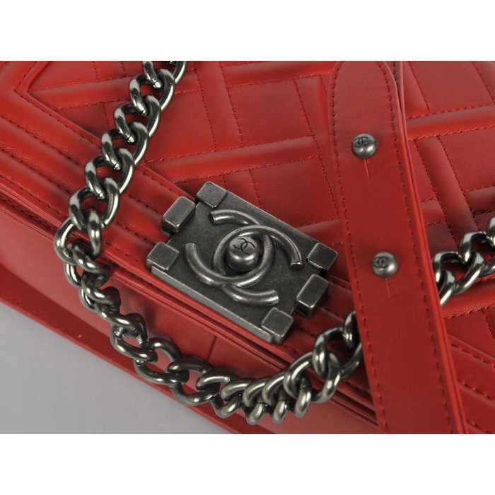 2014 Boy Chanel Flap Shoulder Bag A68086 Calfskin Red