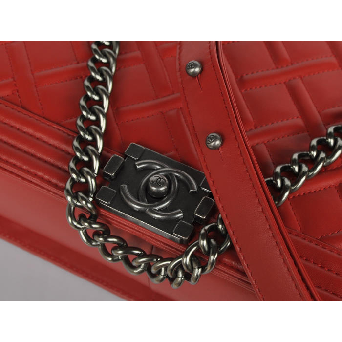 2014 Boy Chanel Flap Shoulder Bag A68087 Calfskin Red