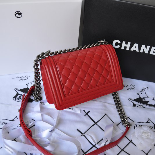 2014 Boy Chanel Flap Shoulder Bag Original Sheepskin Leather A67063 Red