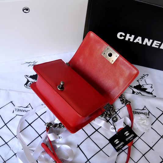 2014 Boy Chanel Flap Shoulder Bag Original Sheepskin Leather A67063 Red