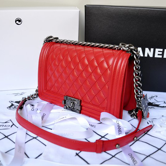 2014 Boy Chanel Flap Shoulder Bag Original Sheepskin Leather A67086 Red