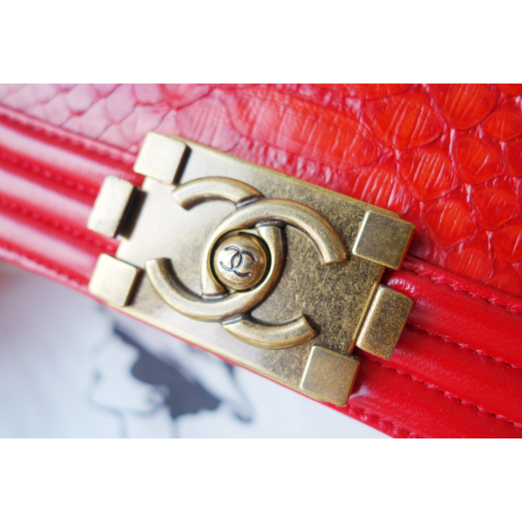 2014 Boy Chanel Flap Shoulder Bag Python Leather A66094 in Red