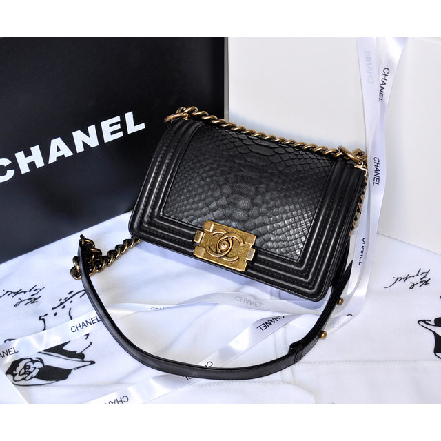 2014 Boy Chanel Flap Shoulder Bag Real Python Leather A67063 Black