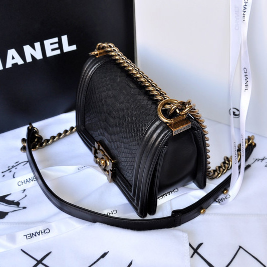 2014 Boy Chanel Flap Shoulder Bag Real Python Leather A67063 Black