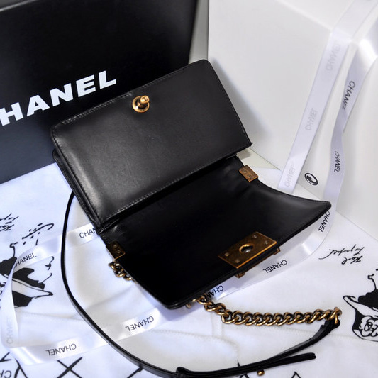 2014 Boy Chanel Flap Shoulder Bag Real Python Leather A67063 Black