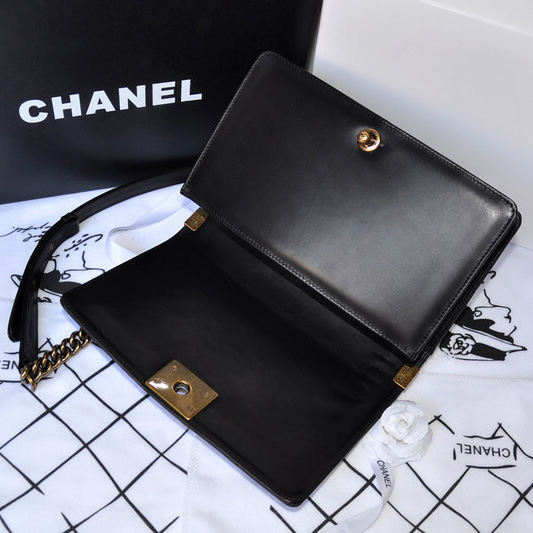 2014 Boy Chanel Flap Shoulder Bag Real Python Leather A67086 Black