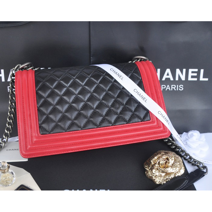 2014 Boy Chanel Flap Shoulder Bag in Calfskin Leather A67088 Black&Red