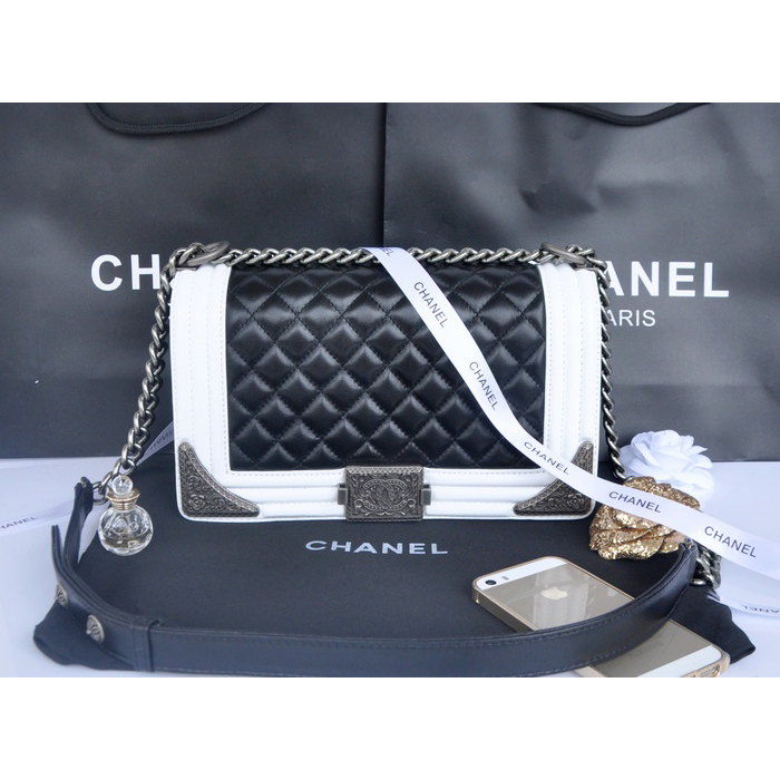 2014 Boy Chanel Flap Shoulder Bag in Calfskin Leather A67088 Black&White