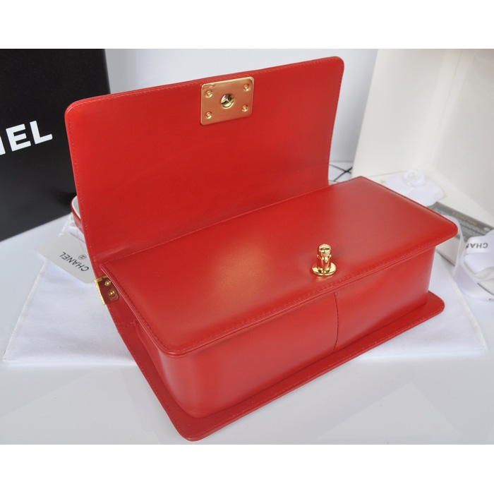 2014 Boy Chanel Flap Shoulder Bag in Original Calf Leather A92094 Red