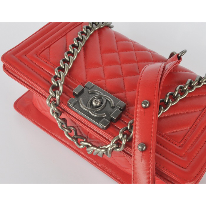 2014 Boy Chanel Flap Shoulder Bag in Sheepskin Leather A90191 Red