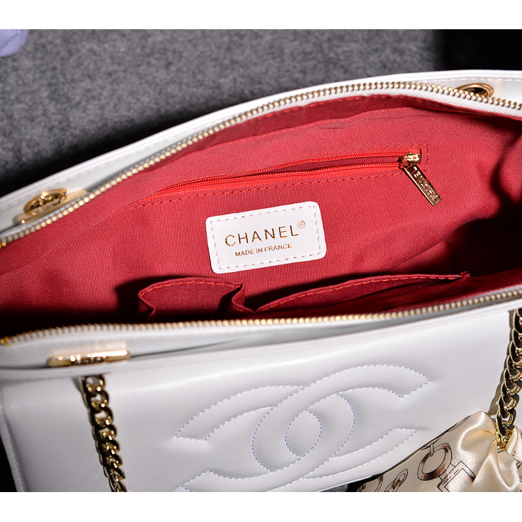 2014 Chanel A66345 sheepskin leahter portable shoulder bag in White