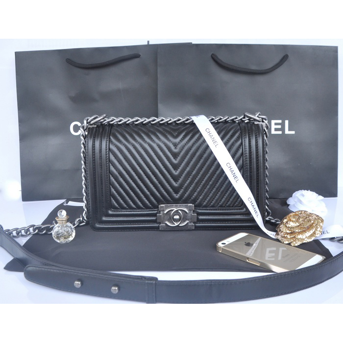 2014 Chanel Boy Flap Shoulder Bag in Black Sheepskin Leather A92492 Silver