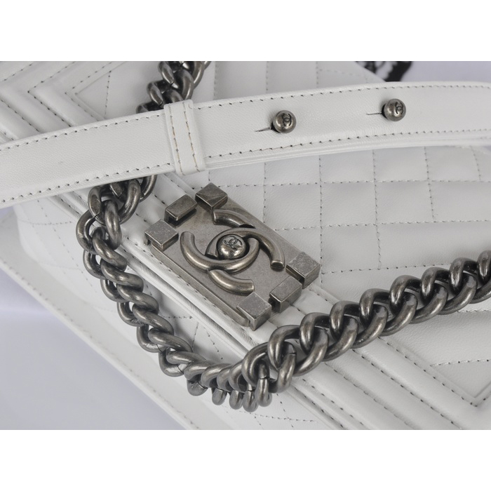 2014 Chanel Boy Flap Shoulder Bag in Original Sheepskin Leather A90191 White