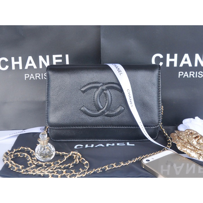 2014 Chanel Flap Shoulder Bag Black Calfskin Leather A33817 Gold