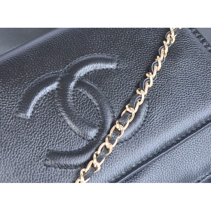 2014 Chanel Flap Shoulder Bag Black Calfskin Leather A33817 Gold