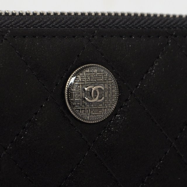 2014 Chanel Matelasse Zip Around Wallet Original Glazed Crackled Leather C009 Black