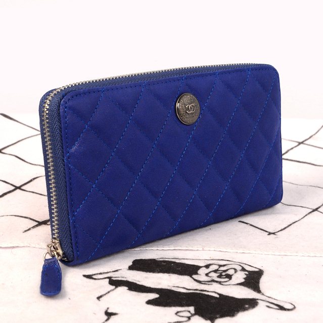 2014 Chanel Matelasse Zip Around Wallet Original Glazed Crackled Leather C009 Blue