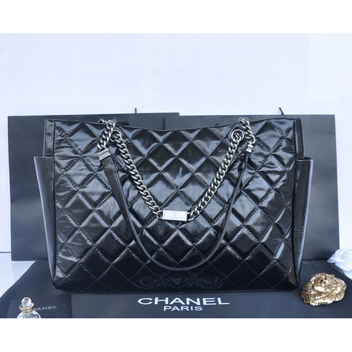 2014 Chanel Shoulder Bag Iridescent Leather A92525 Black