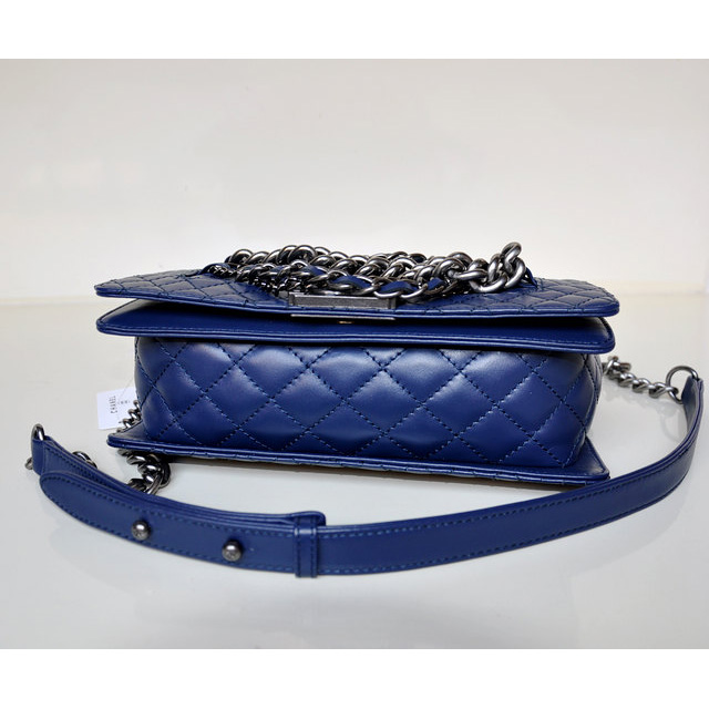 2014 Le Boy Chanel Flap Shoulder Bag in Calfskin Leather A67919 Blue