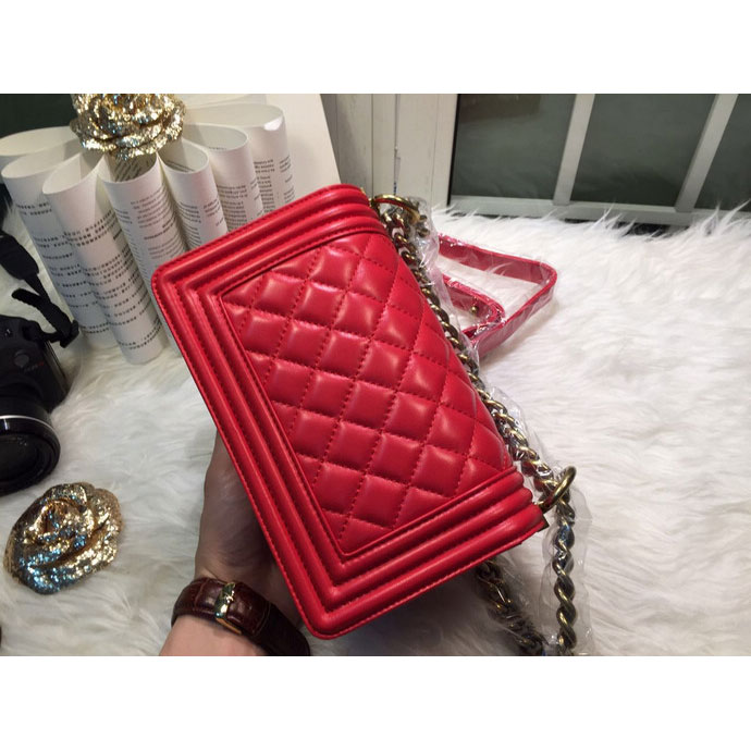 2015 Boy Chanel Flap Shoulder Bag Original Sheepskin Leather A67085 Red