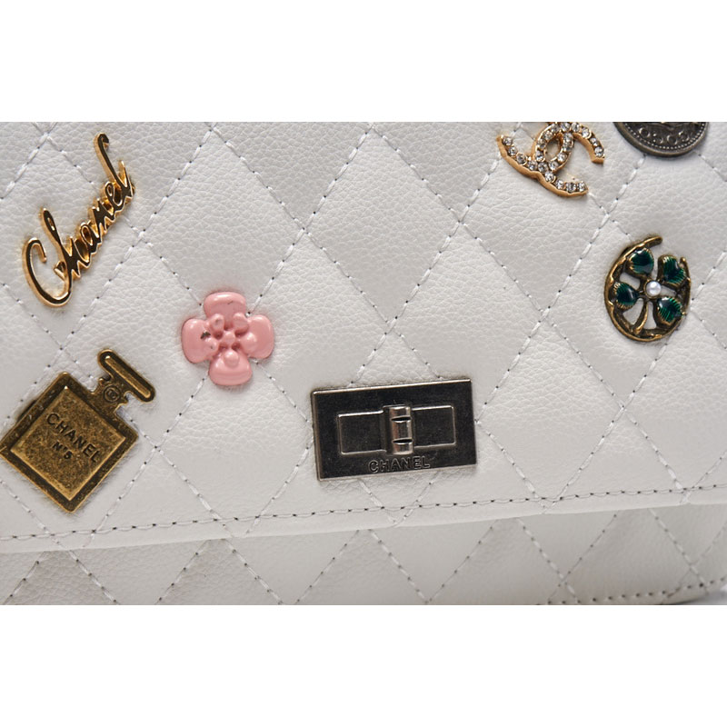 2015 Chanel Badge Bag Flap Shoulder Bag Sheepskin Leather A8878 White