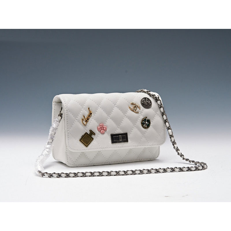 2015 Chanel Badge Bag Flap Shoulder Bag Sheepskin Leather A8878 White