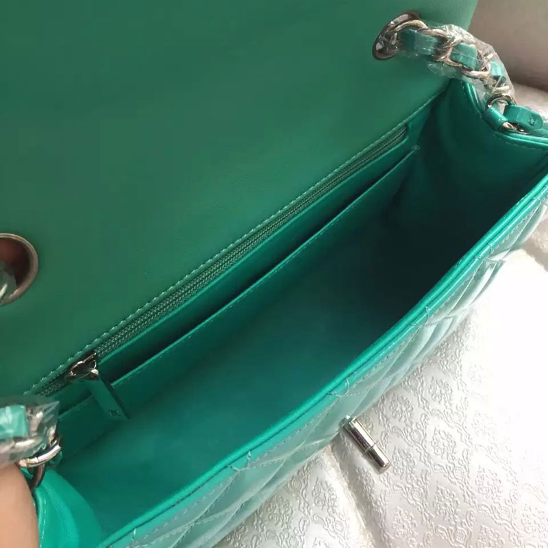 2015 Chanel Classic Flap Bags Original patent leather A1116 in Green