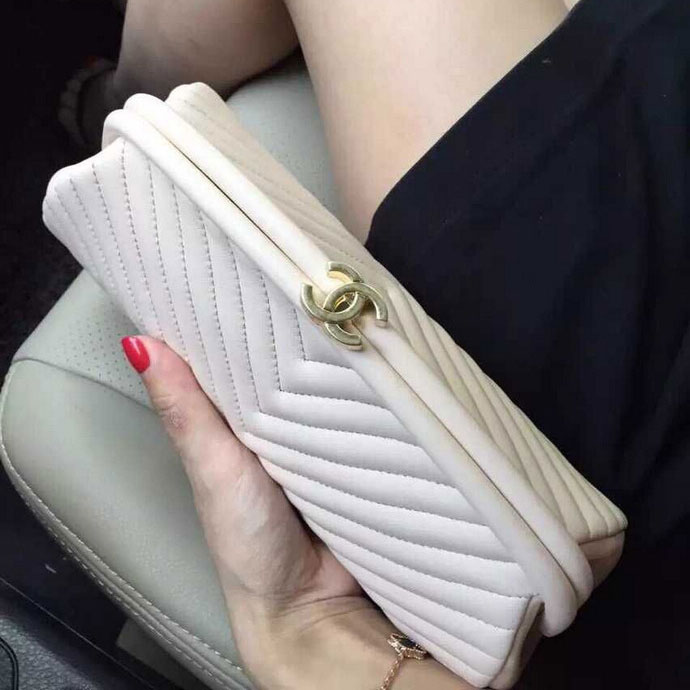 2015 Chanel Clutch Chevron Sheepskin Leather A35487 Offwhite