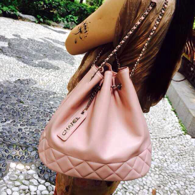 2015 Chanel Hobo Shoulder Bag in Sheepskin Leather A58016 Pink