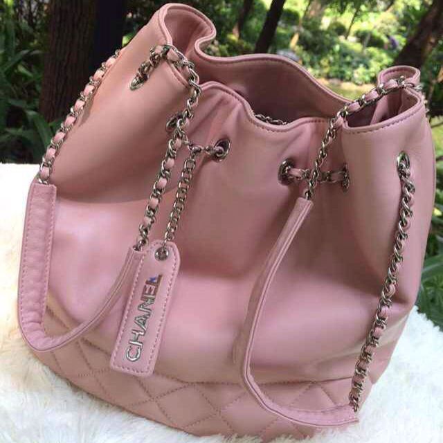 2015 Chanel Hobo Shoulder Bag in Sheepskin Leather A58016 Pink