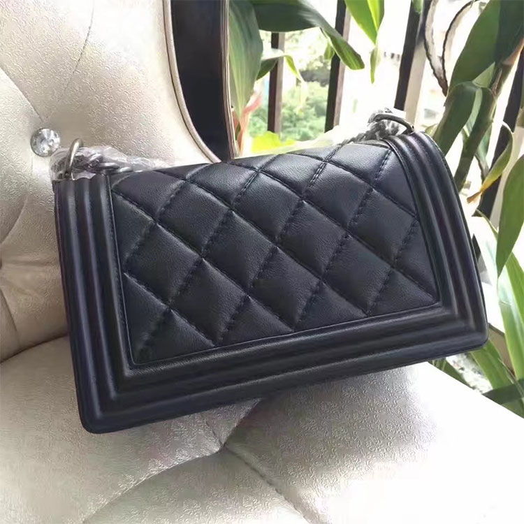 2015 Chanel Le Boy Flap Shoulder Bag Original Leather A92105 in Black