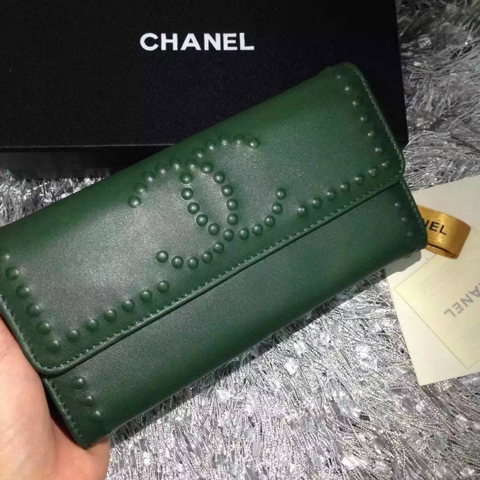 2015 Chanel Matelasse Bi-Fold Wallet Calfskin Leather A66608 ArmyGreen