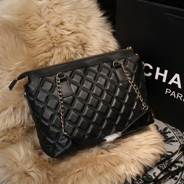 2015 Chanel Sheepskin Leather Shoulder Bag A68038 Black