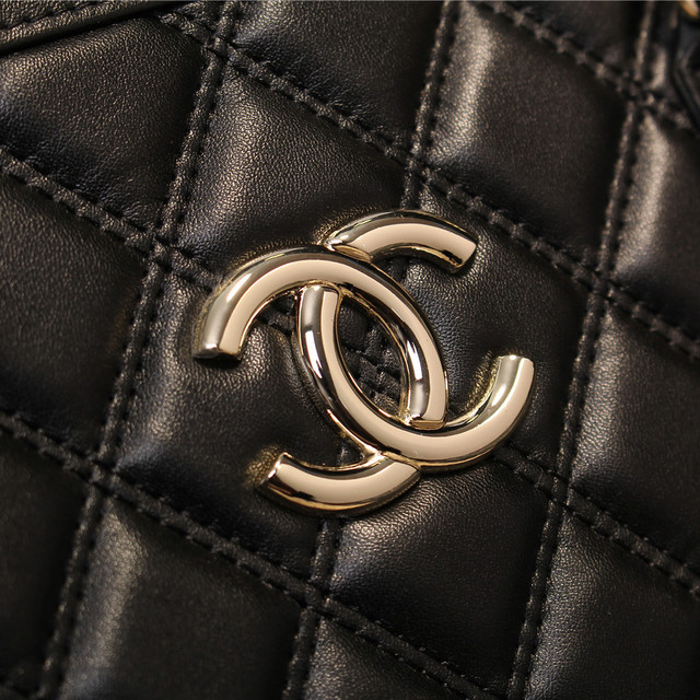 2015 Chanel Sheepskin Leather Shoulder Bag A68038 Black