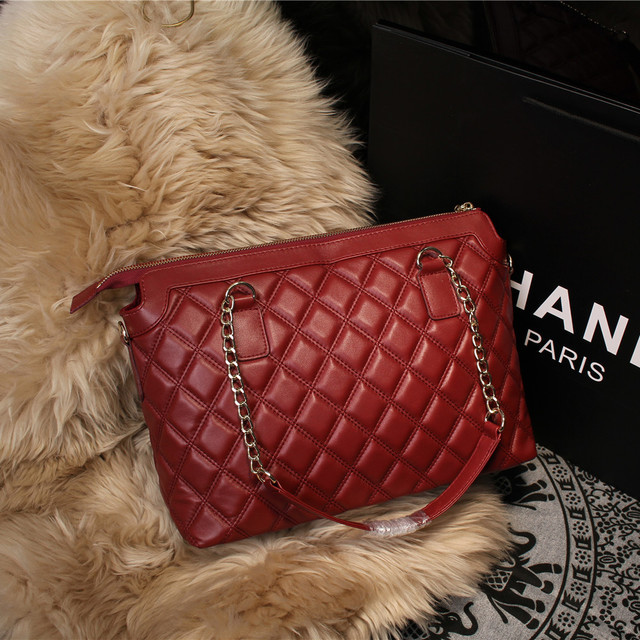 2015 Chanel Sheepskin Leather Shoulder Bag A68038 Burgundy