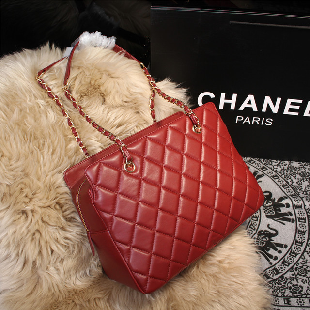 2015 Chanel Shoulder Bag Sheepskin Leather A68028 Red