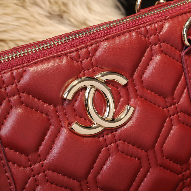 2015 Chanel Shoulder Bag Sheepskin Leather A68029 Red