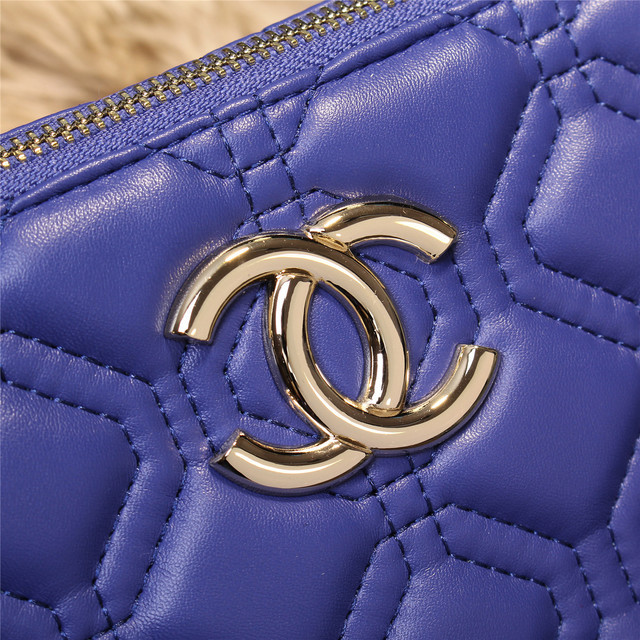 2015 Chanel Shoulder Bag Sheepskin Leather A68029 Royal