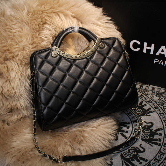 2015 Chanel Shoulder Bag Sheepskin Leather A68036 Black