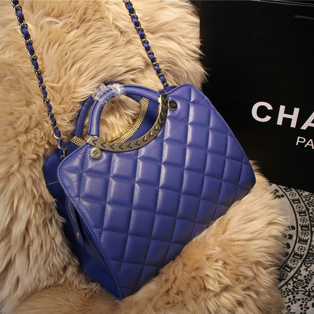 2015 Chanel Shoulder Bag Sheepskin Leather A68036 Royal