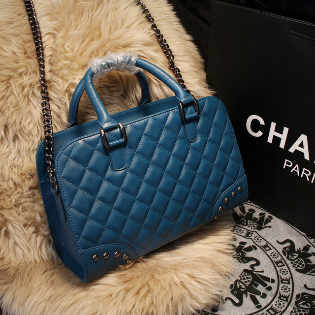 2015 Chanel Shoulder Bag Sheepskin Leather A68055 Medium Blue