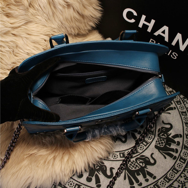 2015 Chanel Shoulder Bag Sheepskin Leather A68055 Medium Blue