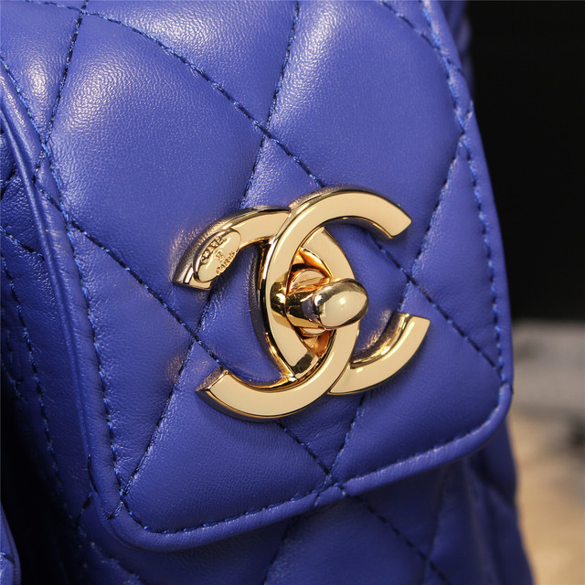 2015 Chanel Shoulder Tote Bag Sheepskin Leather A68032 Blue