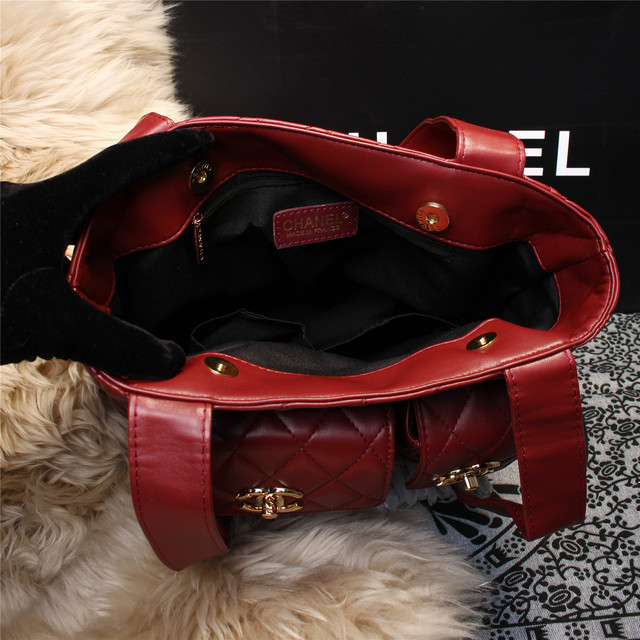 2015 Chanel Shoulder Tote Bag Sheepskin Leather A68032 Red