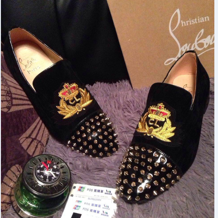 2015 Christian Louboutin women Laser drilling rivets casual shoes