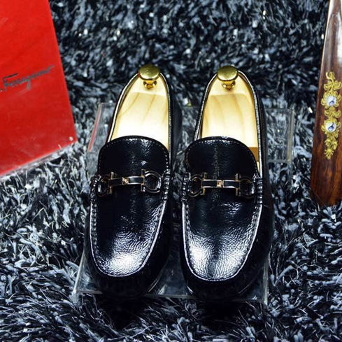 2015 Ferragamo men shoes in patent leather