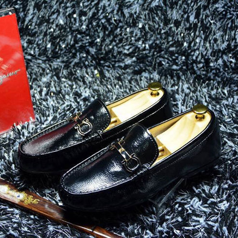 2015 Ferragamo men shoes in patent leather