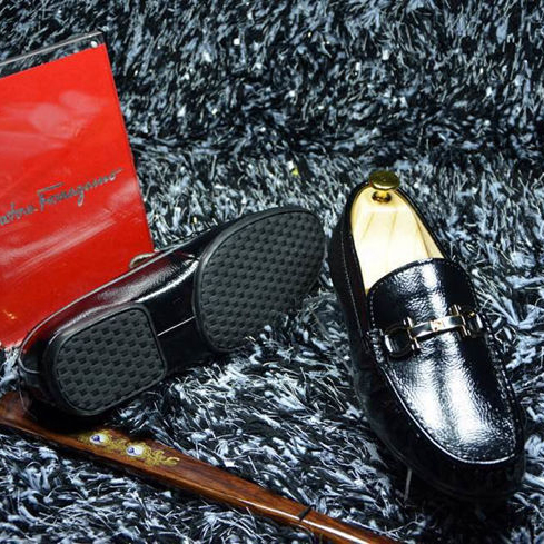 2015 Ferragamo men shoes in patent leather